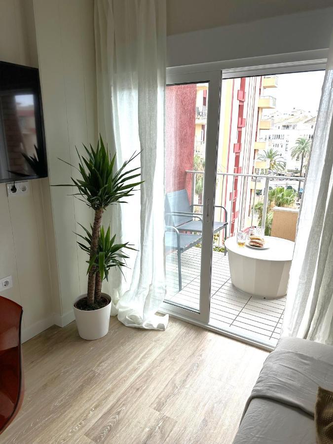 Apartment Minerva Estudio White Jasmine, And Pool